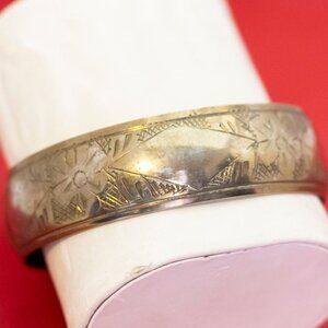 8 inch, Vintage Floral Pattern Silver Tone Stylish Bangle - F44